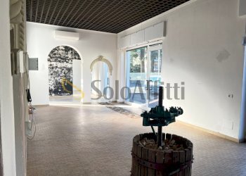 negozio - Commercial Premises Gallarate - photo 3