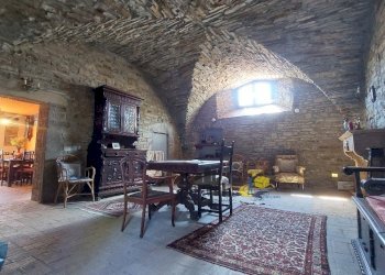 Taverna 51-97-11b - Villa Trifamiliare Strada del Monte Caio Musiara, Tizzano Val Parma - foto 8