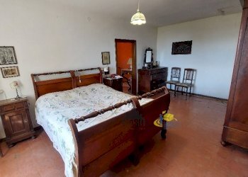Camera1 51-97-9a - Villa Trifamiliare Strada del Monte Caio Musiara, Tizzano Val Parma - foto 26