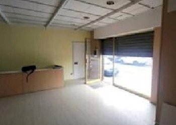 3 - Commercial Premises at auction Via Cirano Bellotto 21R, Quiliano - photo 2