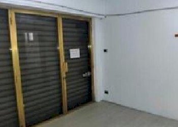 5 - Commercial Premises at auction Via Cirano Bellotto 21R, Quiliano - photo 4