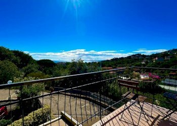 balcone - Appartamento Via alla Torre 36, Spotorno - foto 2