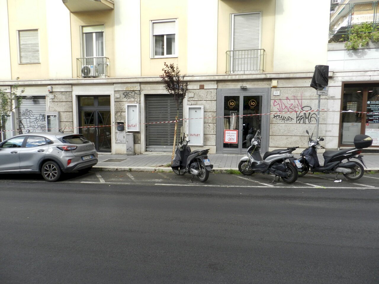 ingresso - Commercial Premises Via Edoardo Jenner, Roma - photo 2