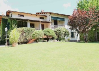 esterno 8 fronte casa 1 ok.jpg - Villa Località Dinucci 35, Pescaglia - photo 1