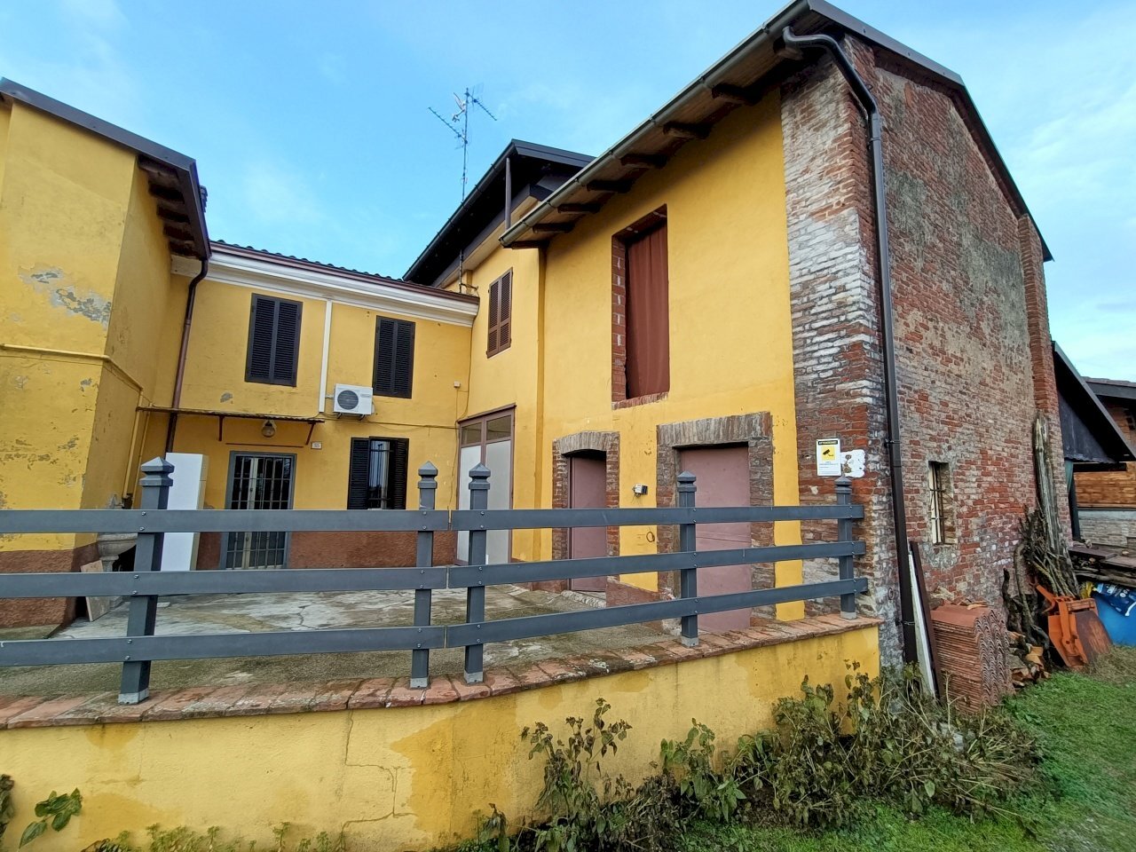 facciata - Portion of a house Via della Costa Rosa, Castel San Giovanni - photo 1