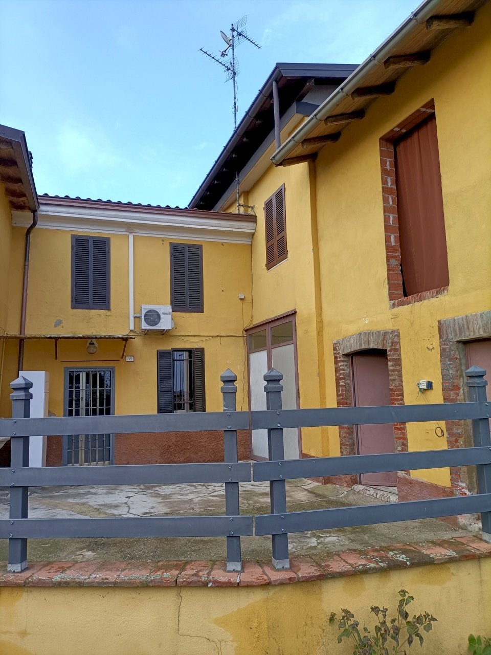facciata - Portion of a house Via della Costa Rosa, Castel San Giovanni - photo 2