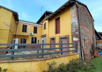 facciata - Portion of a house Via della Costa Rosa, Castel San Giovanni - photo 1