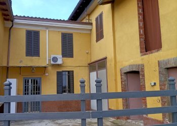facciata - Portion of a house Via della Costa Rosa, Castel San Giovanni - photo 2