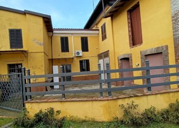 facciata - Portion of a house Via della Costa Rosa, Castel San Giovanni - photo 4