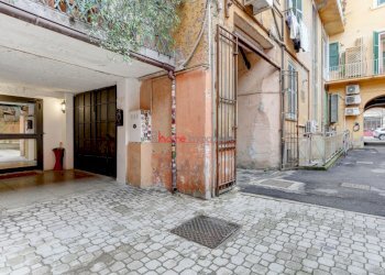 99.jpg - Commercial Premises Roma - photo 19