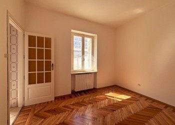 Four-room apartment Via Des Geneys, Pinerolo - photo 1
