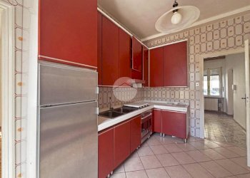 Four-room apartment Via Des Geneys, Pinerolo - photo 3