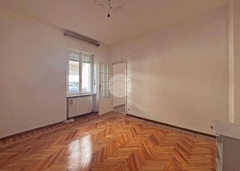 Four-room apartment Via Des Geneys, Pinerolo - photo 9
