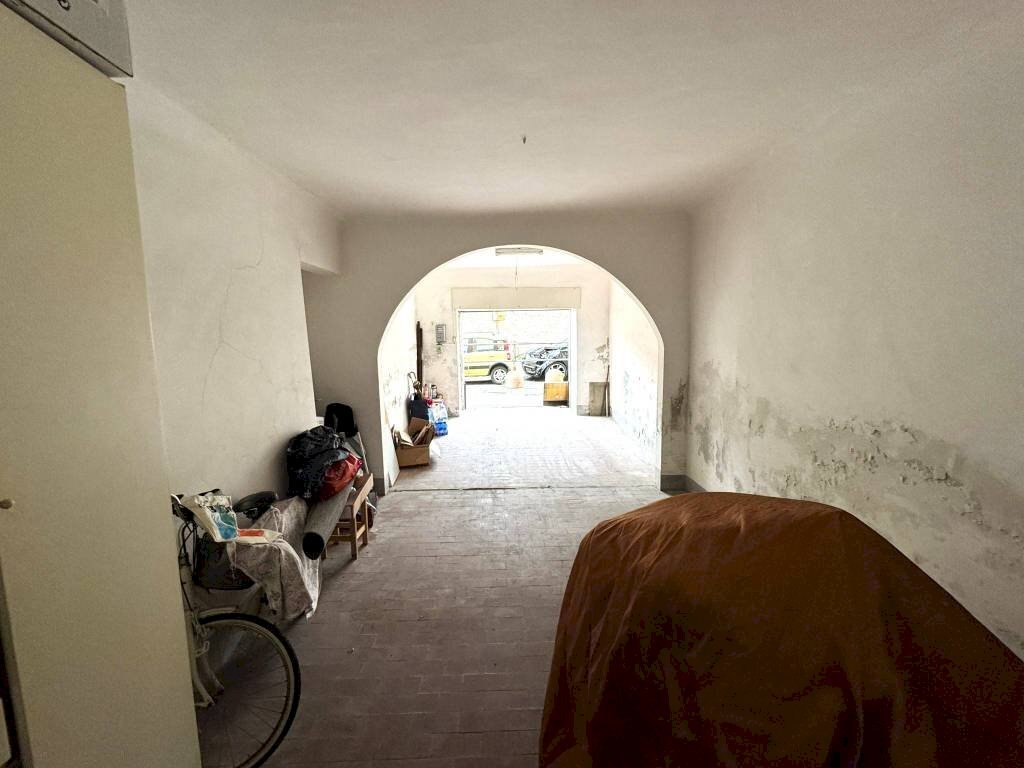 Warehouse Genova (neighborhood Sampierdarena) - photo 1