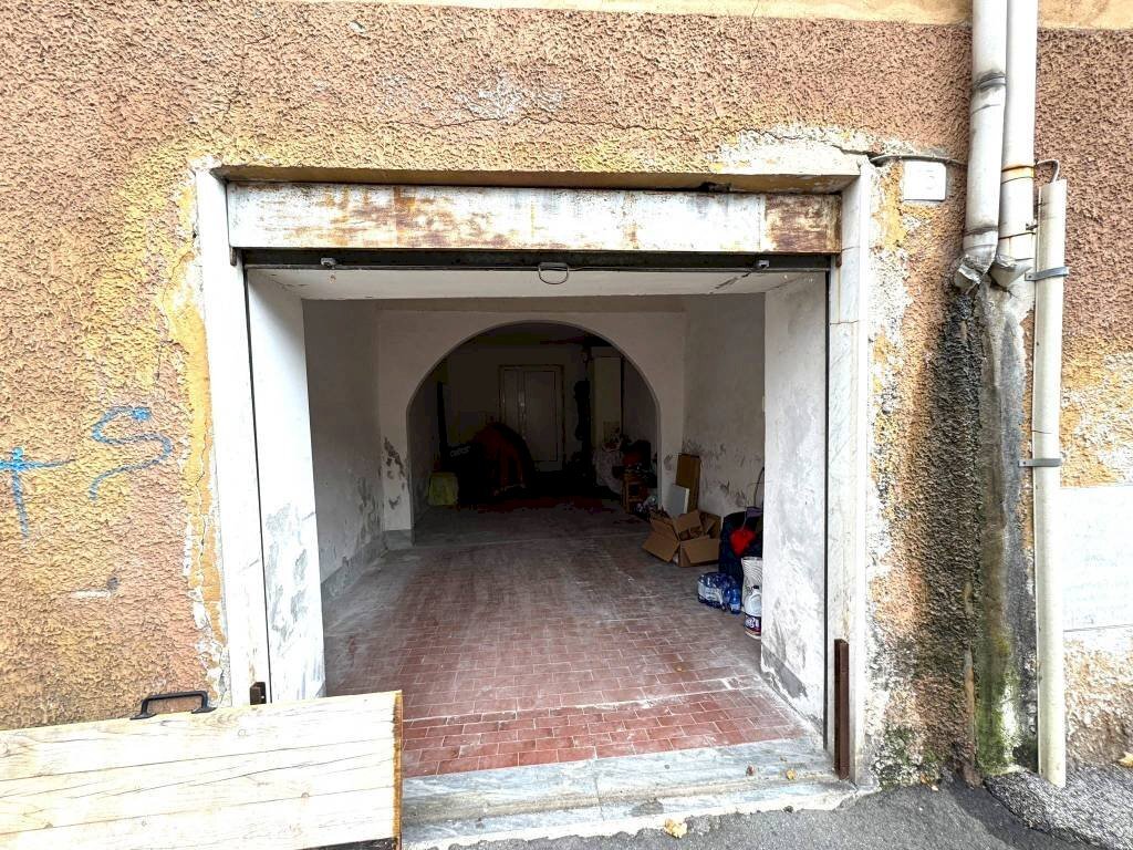 Warehouse Genova (neighborhood Sampierdarena) - photo 2