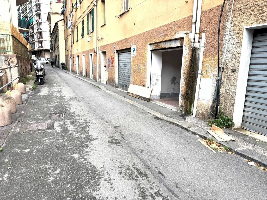 Warehouse Genova (neighborhood Sampierdarena) - photo 3
