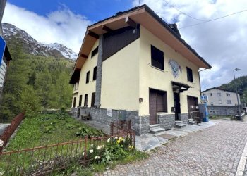 Villa Unifamiliare Località Capoluogo, 9, Valgrisenche - foto 1