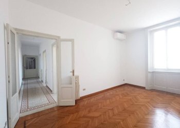 Two-room apartment Milano - photo 1