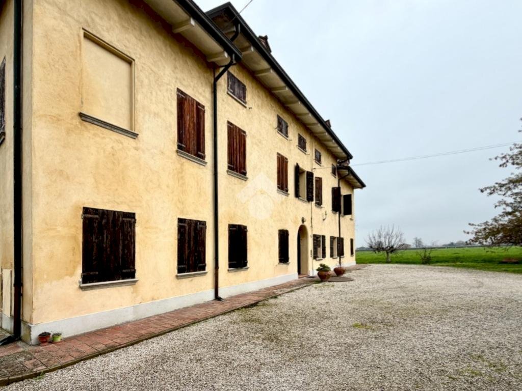 Villa Via E. Pelgreffi, Novellara - photo 2