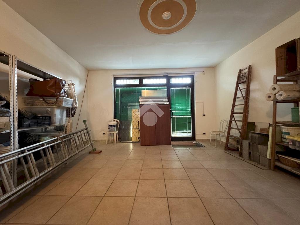 Negozio Largo Remo Rabellotti, Galliate - foto 3