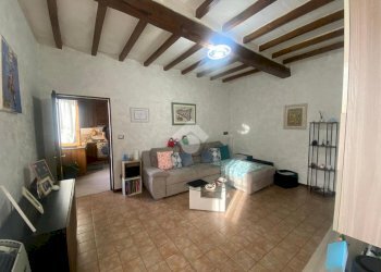 Two-room apartment Str. Nazionale Ovest, Collecchio - photo 8