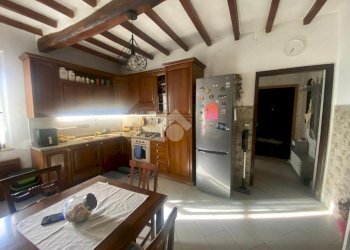 Two-room apartment Str. Nazionale Ovest, Collecchio - photo 9