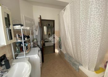 Two-room apartment Str. Nazionale Ovest, Collecchio - photo 11