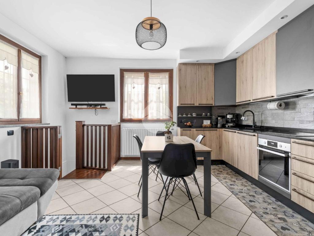 Three-room apartment Via Giotto, Trezzano sul Naviglio - photo 2
