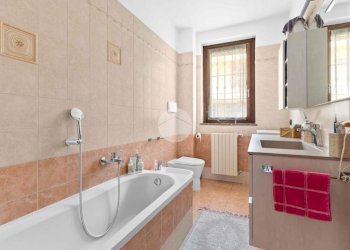 Three-room apartment Via Giotto, Trezzano sul Naviglio - photo 19