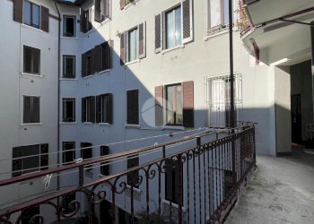 Two-room apartment Via Cola Montano, Milano (neighborhood Isola) - photo 25