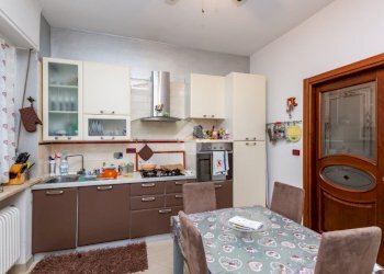 Four-room apartment Corso Bernardino Telesio, Torino (neighborhood Parella) - photo 9