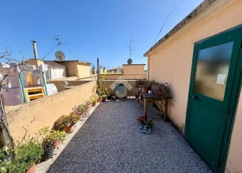 Quadrilocale Viale Narisano, Genova (zona Cornigliano) - foto 2