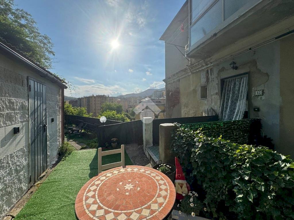 Trilocale Salita al Garbo, Genova (zona Rivarolo) - foto 2