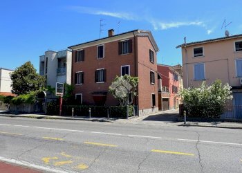Trilocale Via S. Leonardo, Parma (zona Paradigna) - foto 1