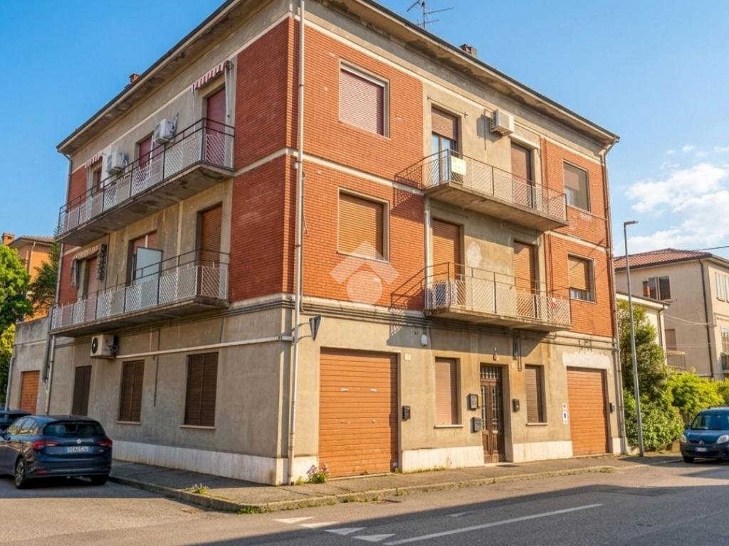 Three-room apartment Via Almerigo Storari, Ferrara - photo 1
