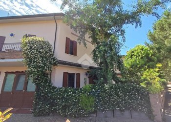 Casa indipendente Via Lago di Lugano, Ravenna (zona Borgo Montone) - foto 2