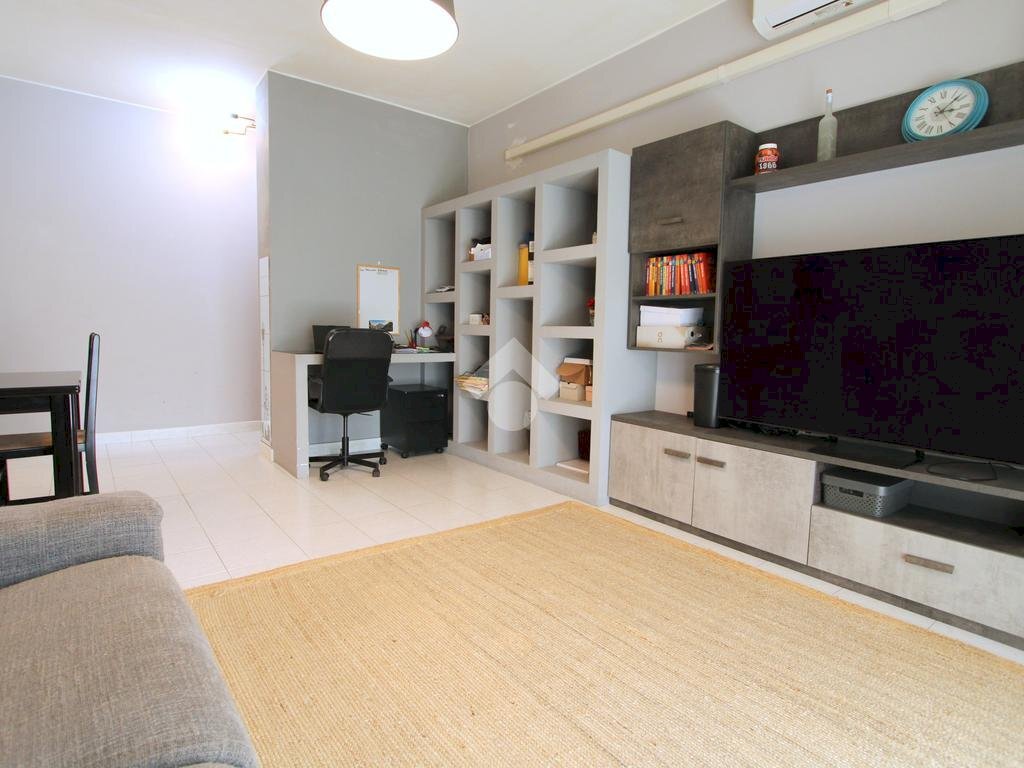 Three-room apartment Via Alessandro Manzoni, Bareggio - photo 3