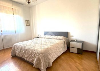 Three-room apartment Via Flora, Legnano - photo 12