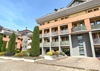 Three-room apartment Via U. Foscolo, Senago - photo 1