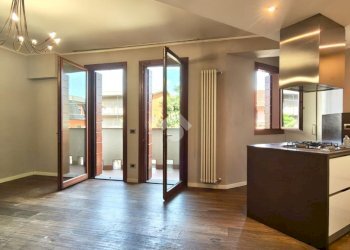 Three-room apartment Via U. Foscolo, Senago - photo 3