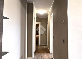 Three-room apartment Via U. Foscolo, Senago - photo 18