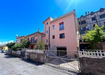 Foto 1 - Quadrilocale via Fabbrianesi
 
6, Castelnuovo di Porto - foto 1