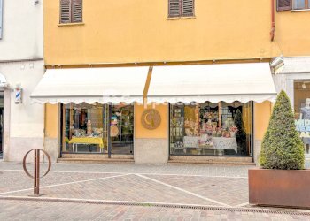 Foto 2 - Commercial Activity Via Roma
10, Magenta - photo 2