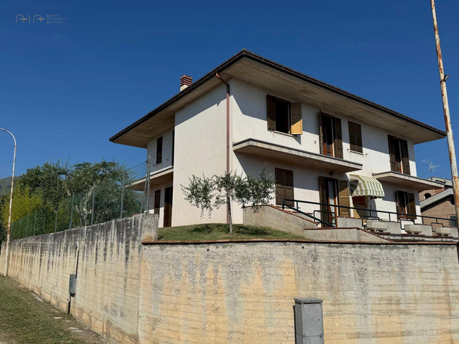 Foto 2 - Villa Loc. Villa Rustici
66, Amandola - foto 2