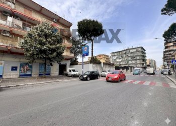 Edificio all\'aperto - Commercial Premises Arzano - photo 3