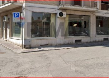 Edificio all\'aperto - Commercial Premises VITTORIO ALFIERI
13H, Valenza - photo 2