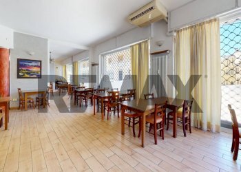 Sala da pranzo - Negozio VITTORIO ALFIERI
 
13, Valenza - foto 23