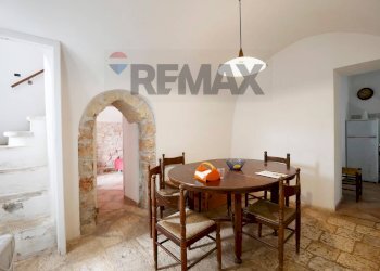 Sala da pranzo - Villa Strada Comunale Cristallina
 
14, Mola di Bari - photo 15
