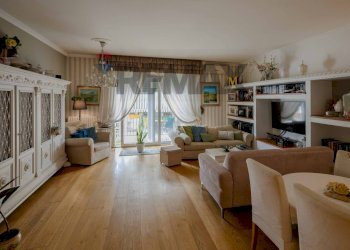 Sala da pranzo - Terraced Villa Via Oberdan
 
376, Noicàttaro - photo 10