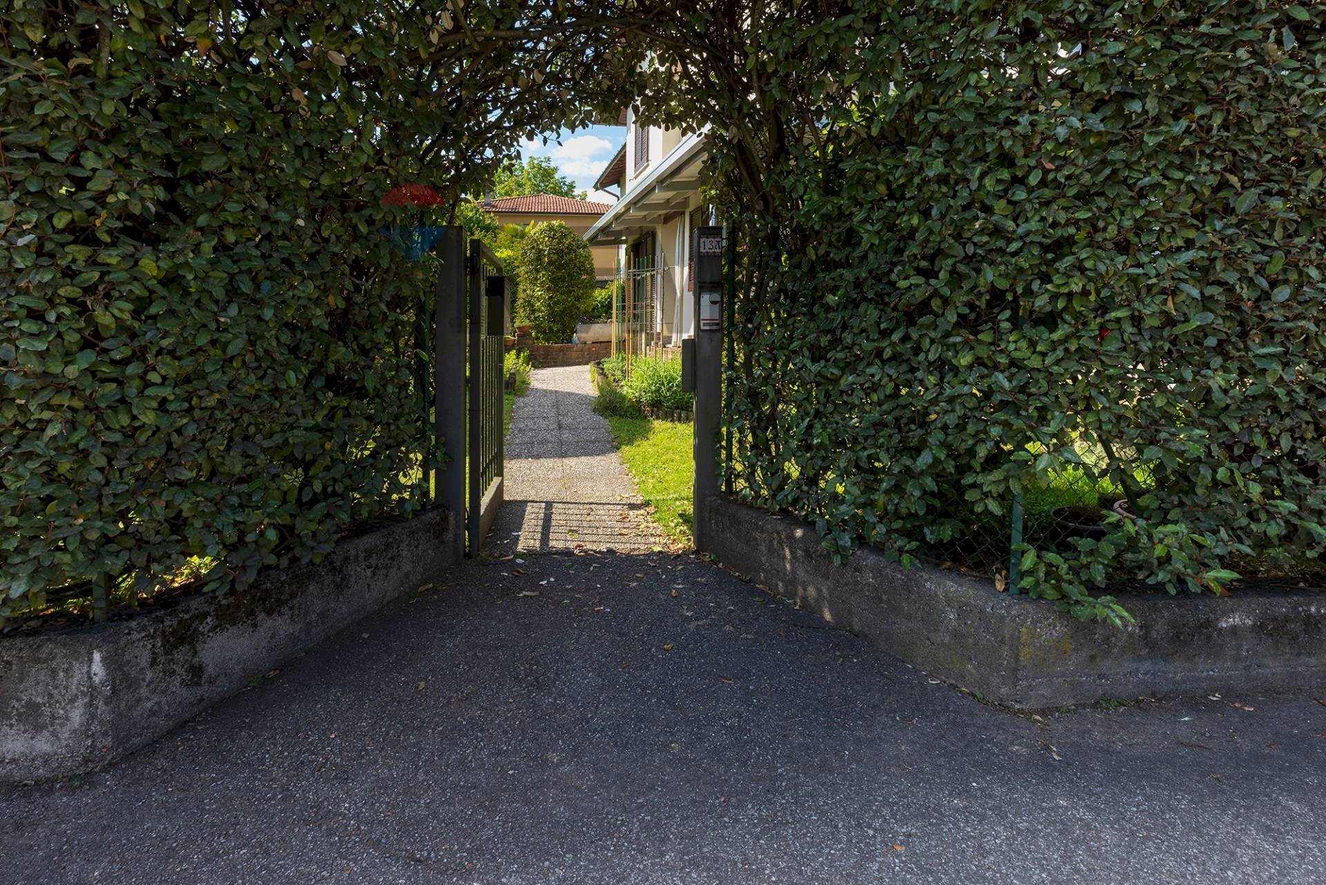 Giardino - Semi-detached house VIA DEI MUGHETTI
13, Viggiù - photo 3
